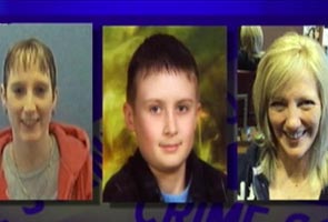 Three dead bodies hidden in a hollow tree