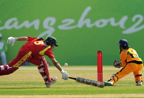 Bemused, intrigued fans see cricket make China bow