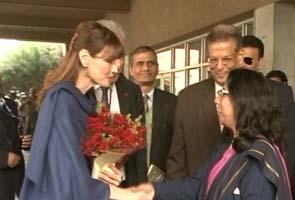 Carla Bruni meets HIV positive children in Delhi