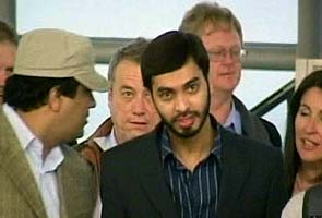 Australia formally apologises to Haneef for terror charges