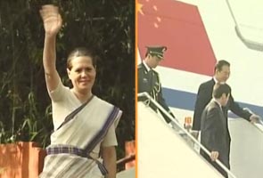 Caught in Wen's security set up, Sonia walks to PM's house