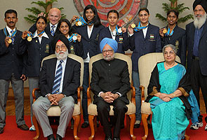 Asian Games gold winners call on Prime Minister