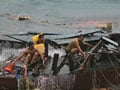 Asylum seekers sink off Australia, boat smashes into rocks