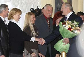 Belarus president re-elected, others cry fraud 