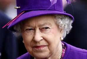 Queen Elizabeth under fire for wearing fur hat  