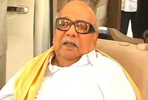 Karunanidhi discusses seat-sharing with PM, to meet Sonia