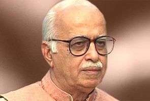 In blog, Advani compares Emergency to Nazi rule