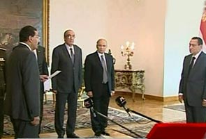 Egypt crisis: Hosni Mubarak announces new government amid massive protests