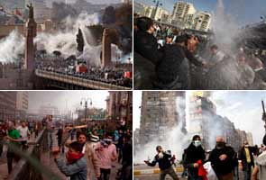 Egypt crisis: Obama cautions embattled ally against violence