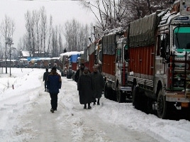 Srinagar battles frozen taps, winter woes at minus 5.6  