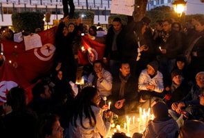 Tunisia: A mock funeral and protests against Government