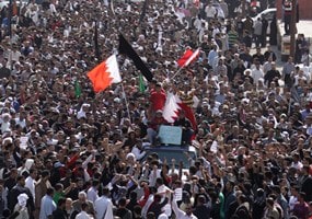 Bahrain: Protesters take over main square
