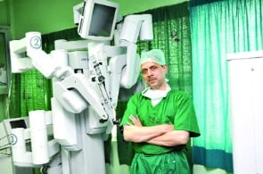 AIIMS Robotic Surgery: एम्स ने ‘सर्जिकल रोबोट’ के साथ अत्याधुनिक प्रौद्योगिकी हासिल की