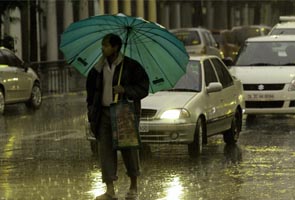 Temperature dips as heavy showers lash Delhi