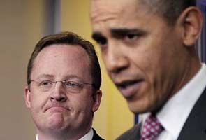 Obama returns Gibbs his tie after six years