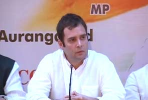 Rahul Gandhi meets Banda rape victim