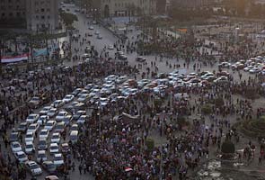 Army clearing last protesters from Tahrir square: Reports 