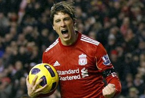 Torres moves to Chelsea for British record-fee