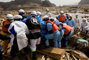 Japan: Progress at nuclear reactors; new signs of food radiation