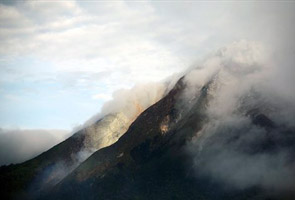 Volcano erupts in southwestern Japan