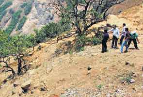 Drunk man slips, falls to death in Lonavala