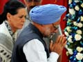 Prime Minister, Sonia Gandhi pay homage to Sathya Sai Baba