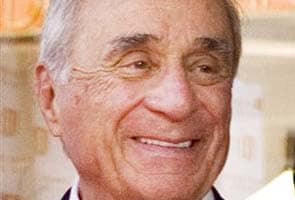 Newsweek chairman Sidney Harman dead