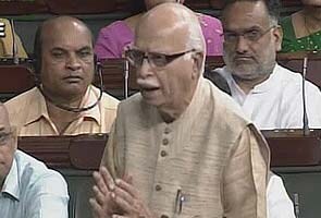 Advani compares Bengal with Gujarat Advani compares Bengal with Gujarat