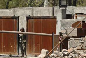 Suicide bombers attack Afghan Defence Ministry