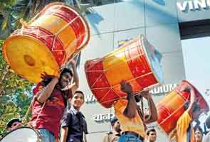 Band, baaja, batsmen