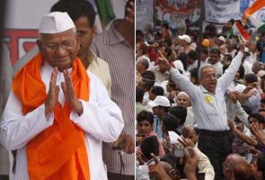 Jantar Mantar turns into carnival site as Hazare breaks fast