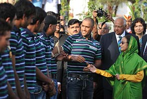 Team Dhoni's tea with President Pratibha Patil