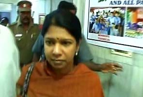 Kanimozhi meets tax officials about alleged 2G bribe