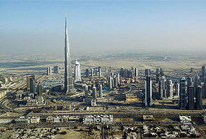 Man jumps to death off world's tallest tower in Dubai