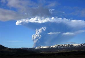 Iceland's Grimsvotn volcano erupting