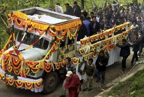 Dorjee Khandu cremated in Monpa tradition