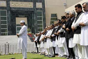 Lawyers at Pak court pray for Osama