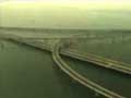 World's longest bridge opened to public in China