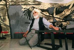 Maqbool Fida Husain, India's most famous painter, dies at 95