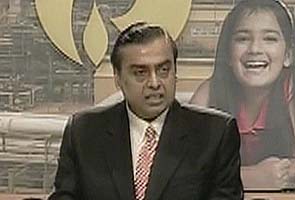 Amidst oil controversy, Mukesh Ambani meets PM