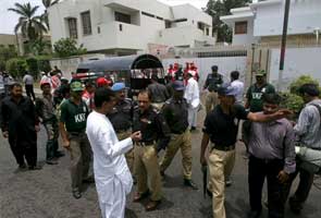 Militants raid Pakistan police station; 10 killed