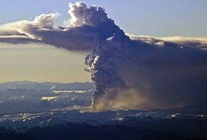 Ash cloud hits flights to and from Australia