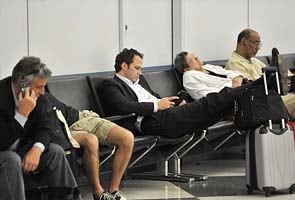 Commuters stuck for 5 hours on Chicago trains Commuters stuck for 5 hours on Chicago trains