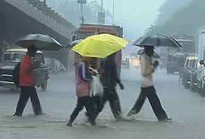 Mumbai: Rainfall leads to water logging in low-lying areas