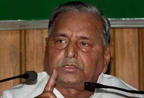 Action on Ramdev shows Centre has lost mental balance: Mulayam