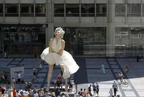 Marilyn Monroe sculpture unveiled in Chicago