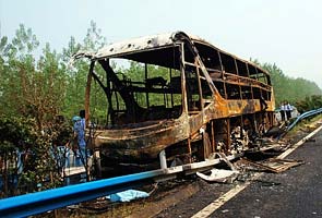 41 killed in bus fire in central China 