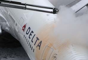 Delta planes collide on tarmac at Chicago airport Delta planes collide on tarmac at Chicago airport