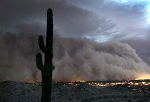Massive dust storm sweeps Arizona