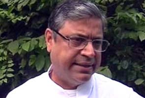 Solicitor General Gopal Subramaniam offers to resign, Moily rejects it